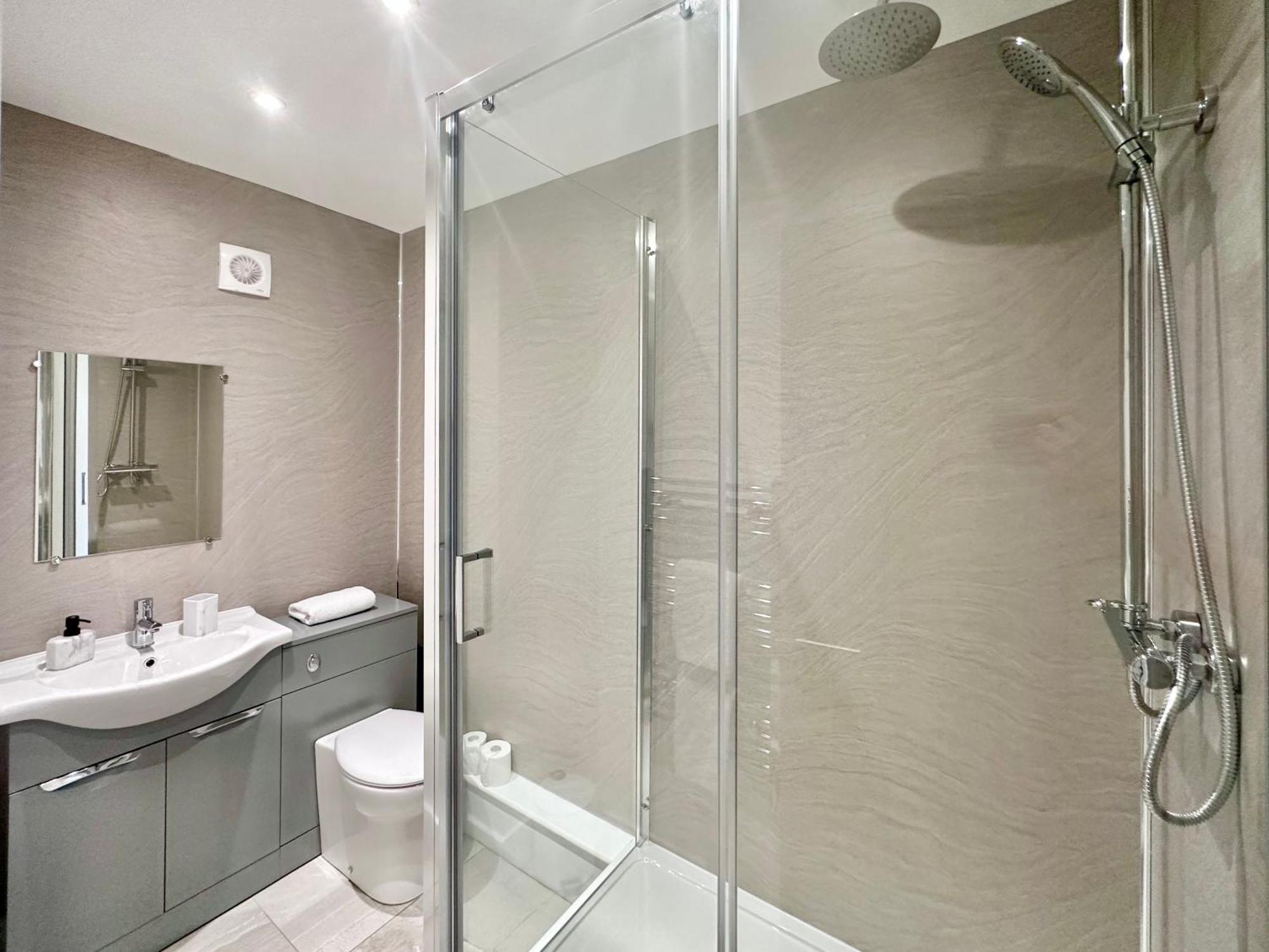 Fountain Apartment No 5 With Free Parking Йорк Екстериор снимка